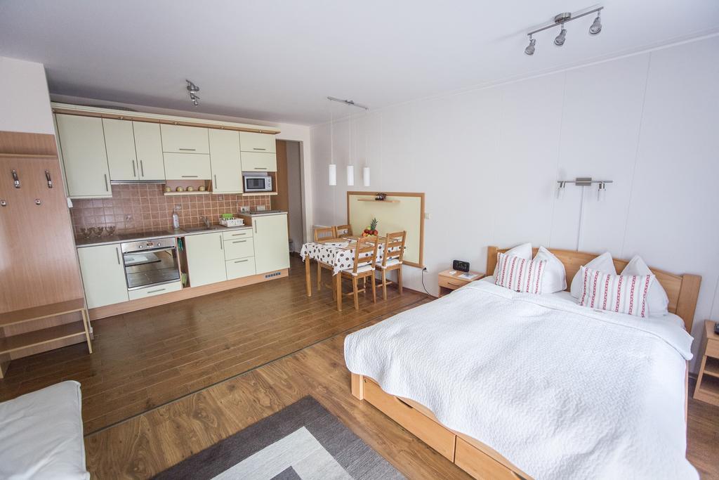 Atmoszfera Apartman Sárvár Zimmer foto